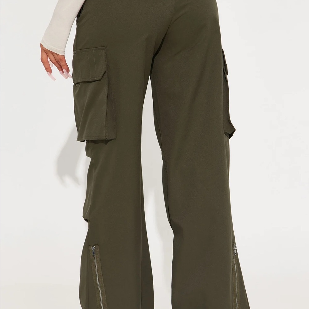 Fashion Nova Dark Green Cargo Pants - Picture 2 of 4
